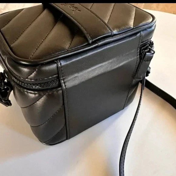 Yves Saint Laurent Black Quilted VIP - GWP Beaute Cosmetic Case. Limited edition - Picture 8 of 17